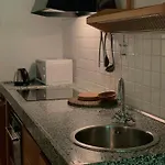 Retreat - Cozy In San Giovanni Διαμέρισμα *